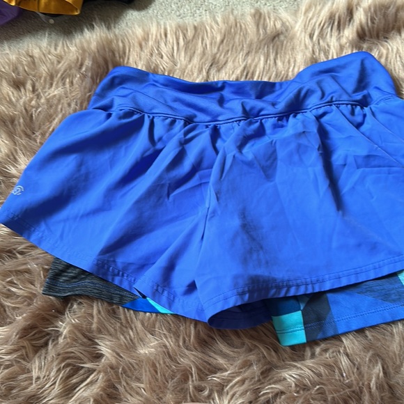 Blue workout shorts with spandex attached - Picture 4 of 4